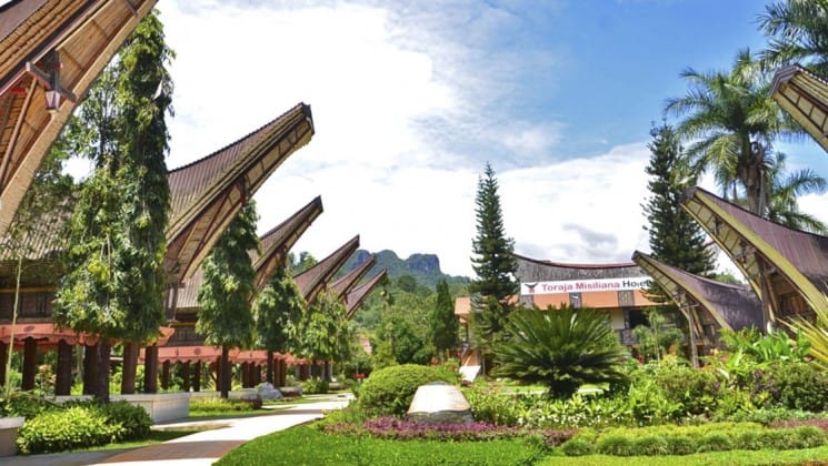The exterior of the Toraja Misiliana Hotel, a deluxe hotel in Indonesia