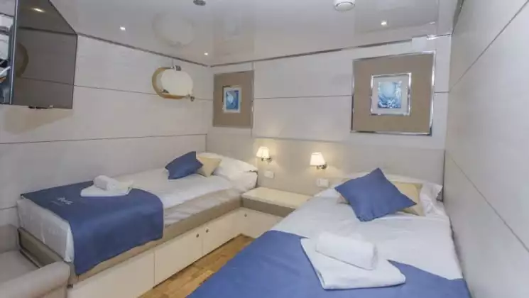 Lower Deck cabin aboard Riva