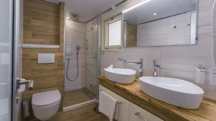 VIP Upper Deck cabin bathroom aboard Riva