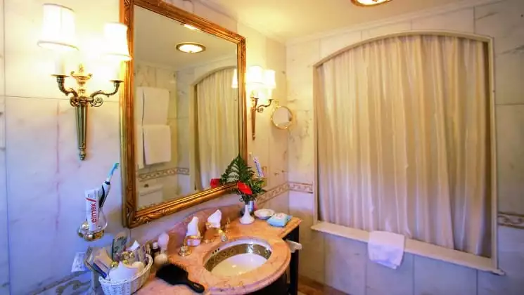 The bathroom of a Category B cabin