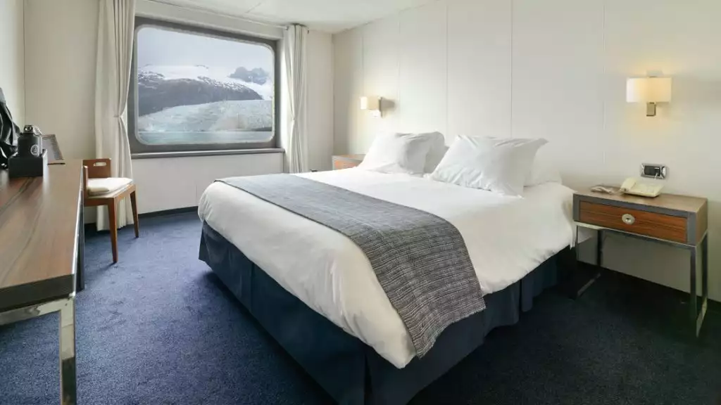 Category A cabin with double bed aboard Stella Australis 
