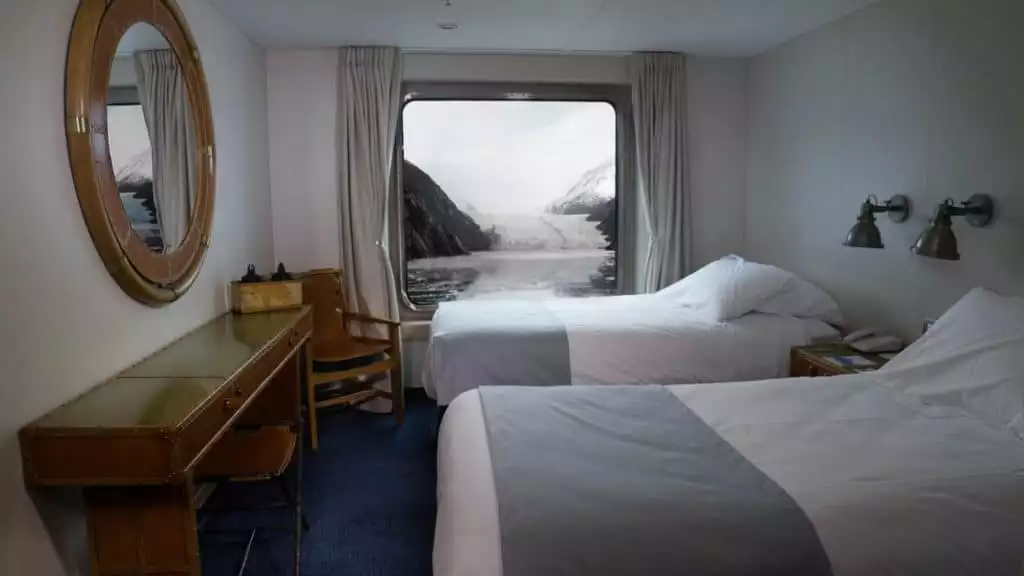 Category B cabin with two win beds aboard Ventus Australis