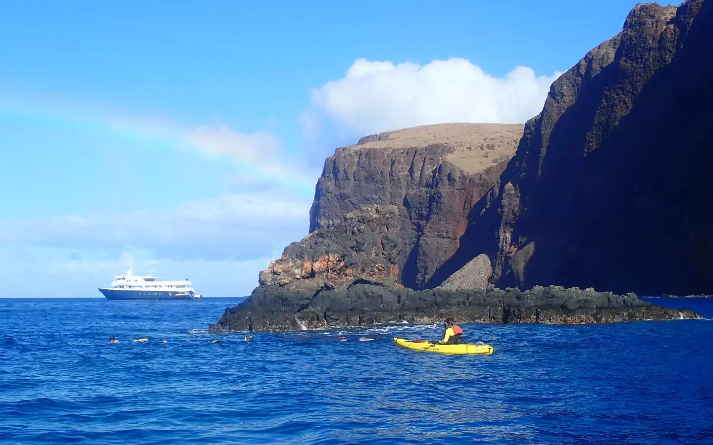 Hawaiian Seascapes Cruise - Hawaii Cruise - AdventureSmith