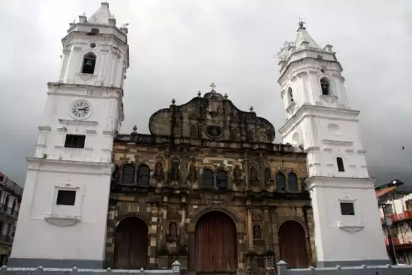 La Cathedral Metropolitana in the main plaza seen from their land tour in Panama. 