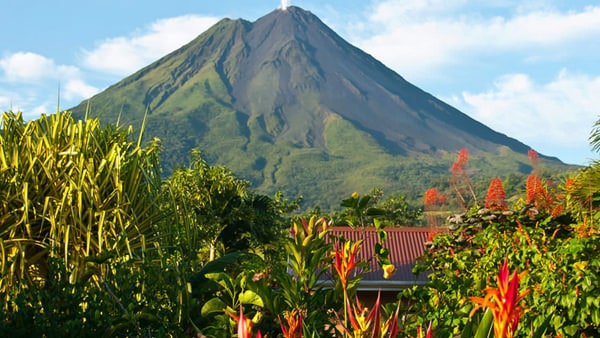 costa rican volcano