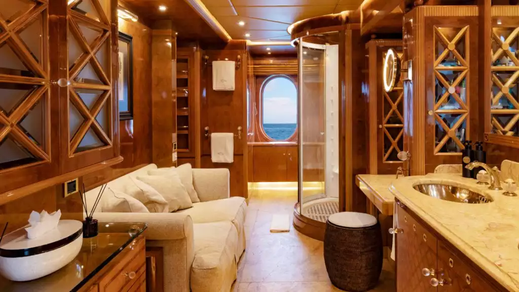 Owner's Suite bathroom aboard Aqua Mare