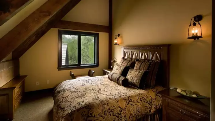 Moose & Bear Bedroom at the Homes at Kenai Riverside Lodge