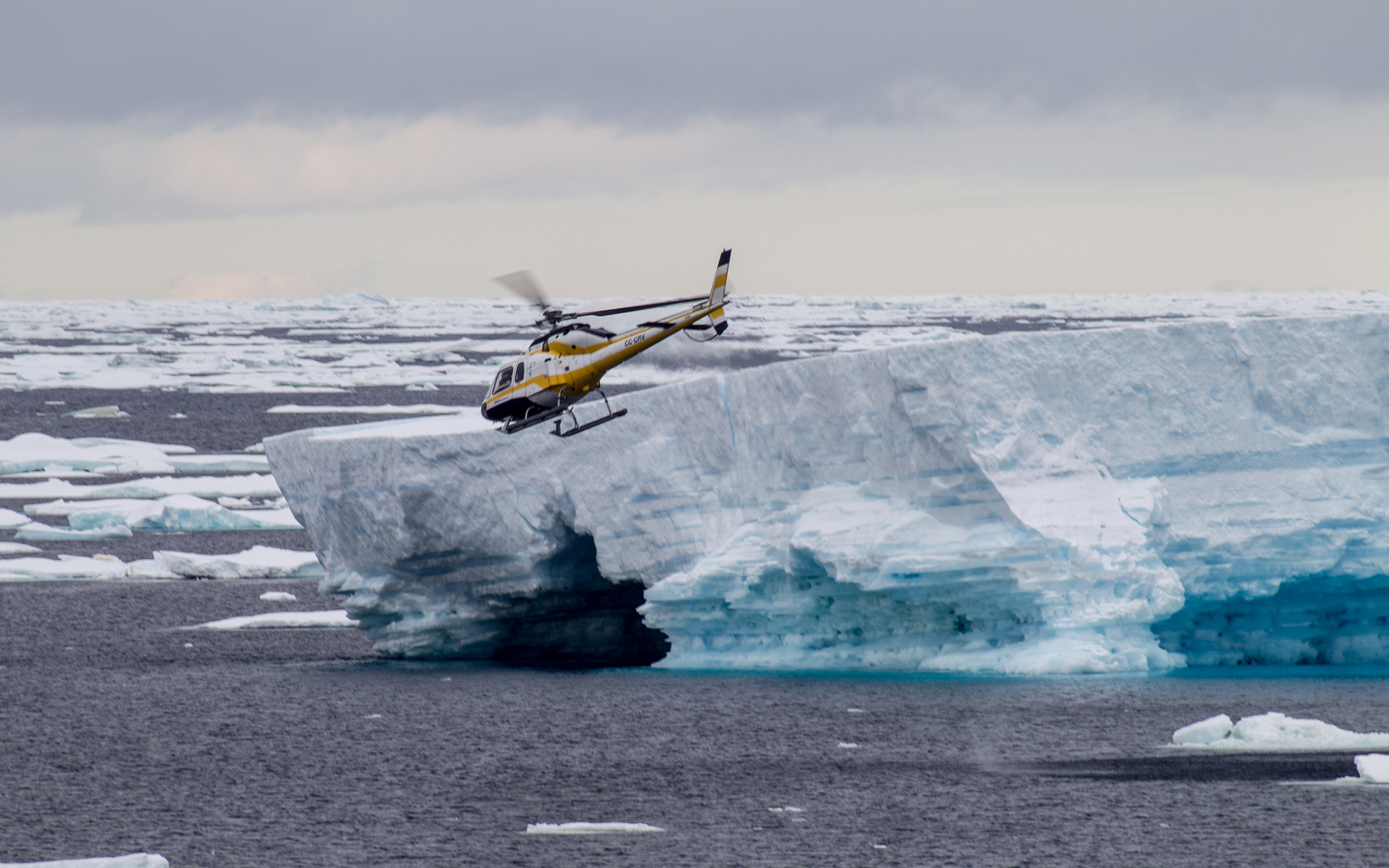 Remote Weddell Sea Explorer Cruise AdventureSmith   Remote Weddell Sea Explorer Helicopter Flight Rolf Stange 1920 