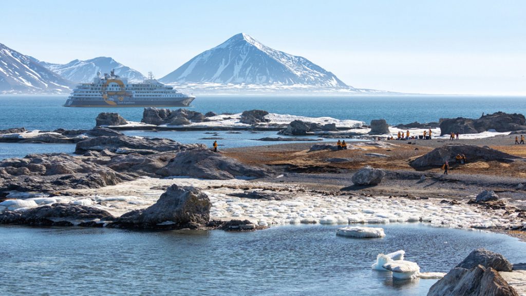 Spitsbergen, the largest island of the Svalbard archipelago, offers amazing landscapes and animals seen while with Quark