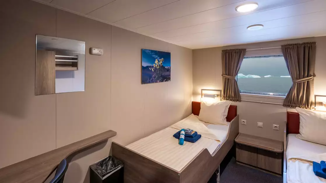 Cabin with 2 beds aboard Plancius Polar small ship