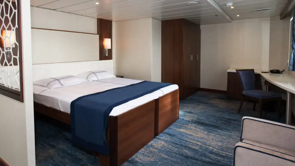 Owner's Suite Double aboard MS Expedition. Photo by: Rogelio Espinosa