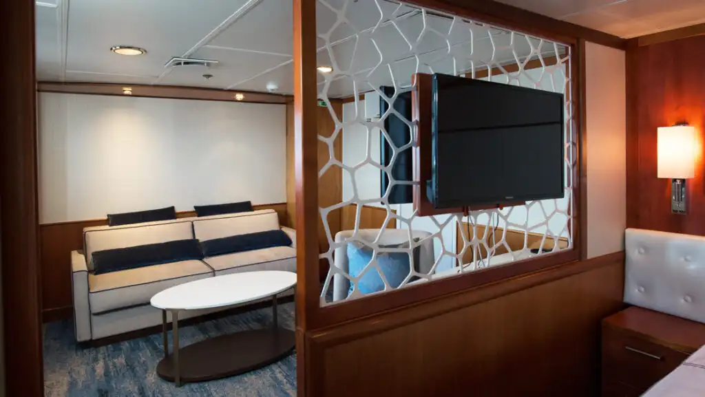 Suite Double aboard MS Expedition. Photo by: Rogelio Espinosa