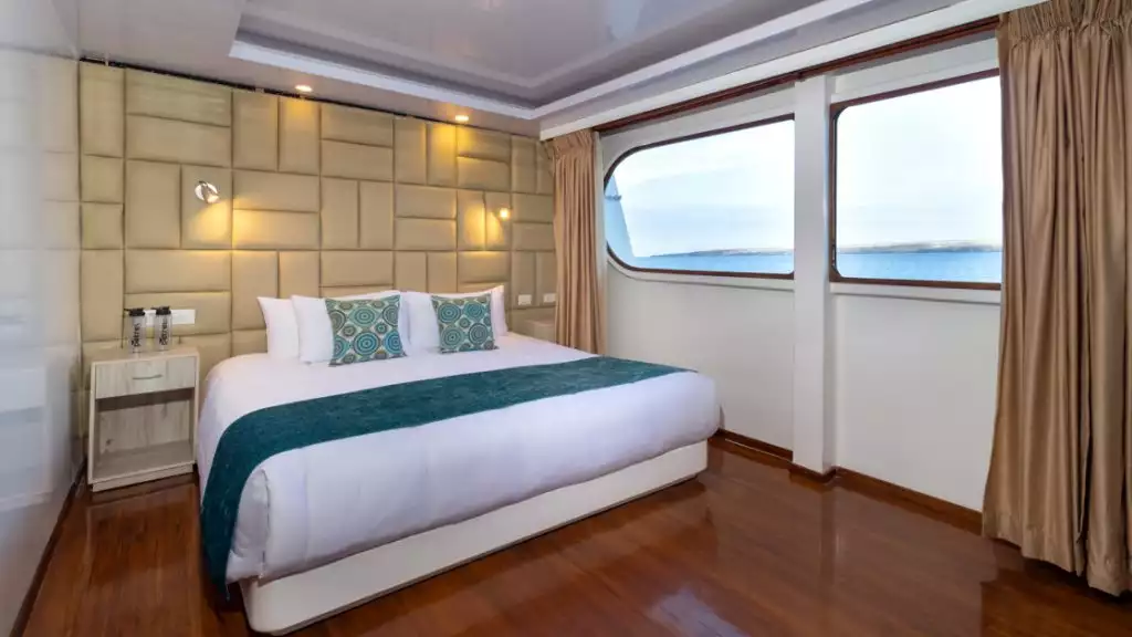 Golden Suite (king-sized bed only) aboard Petrel