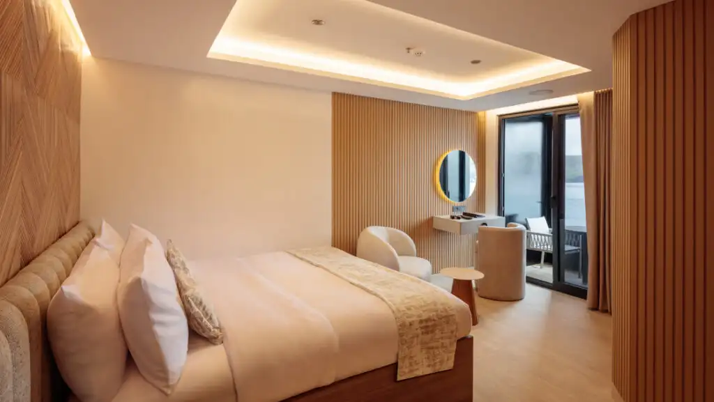 Single Suite aboard Hermes