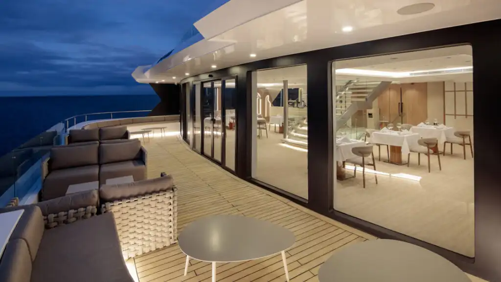 Upper Deck Aperitif Lounge aboard Hermes
