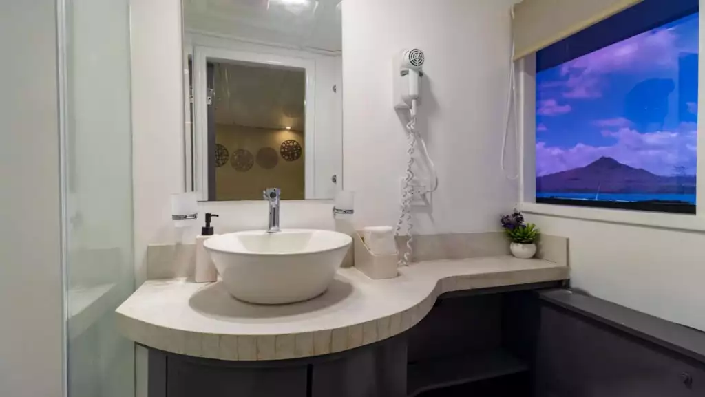 Upper Deck cabin bathroom aboard Monserrat