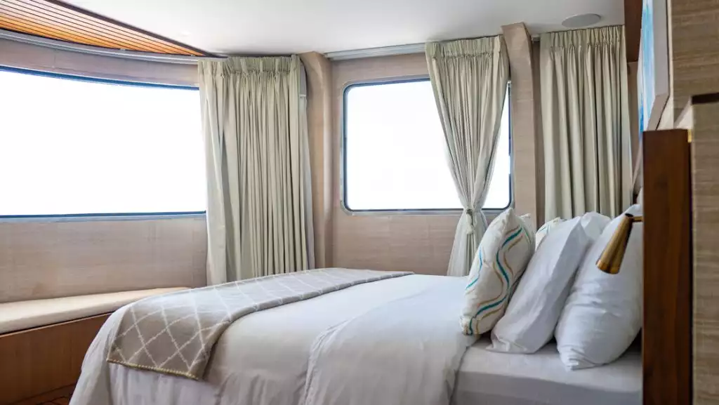 Panoramic Stateroom #8 with king bed aboard Kontiki Wayra