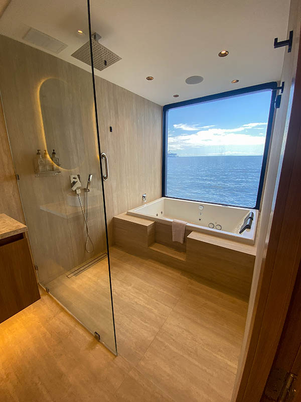 The Jacuzzi in suite bathroom of Hermes Galapagos catamaran